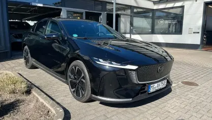 Neu Mazda 6e Takumi-Line 189 kW (258 PS) 2026 Schwarz Limousine