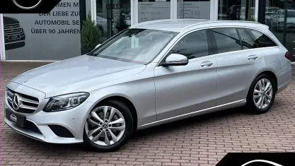 Gebraucht Mercedes C200 Avantgarde 184 PS (135 kW) 2019 Silber Limousine