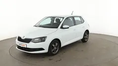 Weiß Gebraucht 2015 Skoda Fabia Ambition Limousine | 9.440 € (Fairer Preis)