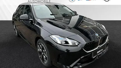 Saphirschwarz metallic Neu 2025 BMW 120 M Sport Kleinwagen | 34.990 € (Fairer Preis)