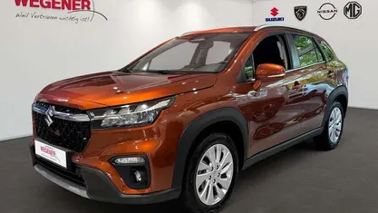 Canyon brown pearl metallic Neu 2025 Suzuki SX4 S-Cross Comfort SUV | 27.660 € (Fairer Preis)