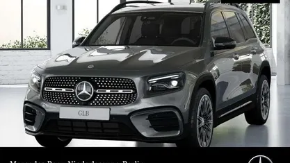Grau Gebraucht 2025 Mercedes GLB200 AMG SUV | 48.080 €