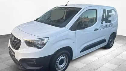 Weiss Gebraucht 2020 Opel Combo Selection Van | 12.750 € (Fairer Preis)