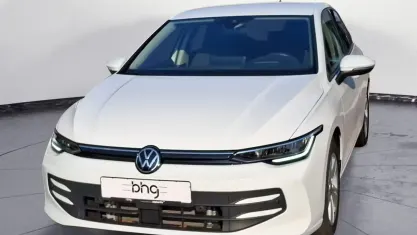 Gebraucht VW Golf VIII Life 116 PS (85 kW) 2025 Weiß Limousine