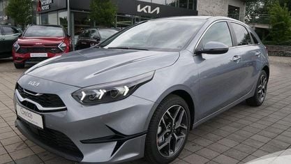 Nowe Kia Ceed 140 KM (102 kW) 2025 Srebrny Hatchback