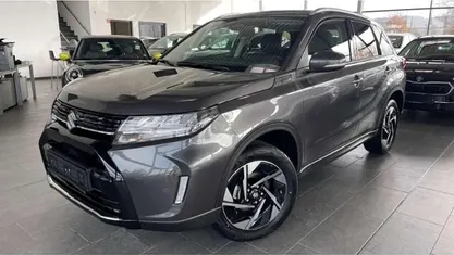 Grau Gebraucht 2025 Suzuki Vitara Comfort+ SUV | 23.370 € (Fairer Preis)