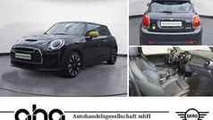 Schwarz Gebraucht 2023 Mini Cooper SE Kleinwagen | 22.460 € (Fairer Preis)