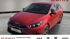 Rot Neu 2025 Kia Ceed Spirit Kleinwagen | 29.890 € (Fairer Preis)