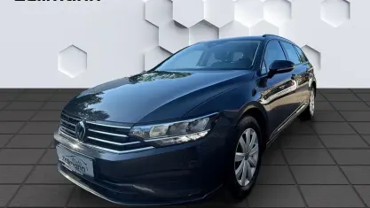 Gebraucht VW Passat Basis 122 PS (89 kW) 2023 Grau Kombi
