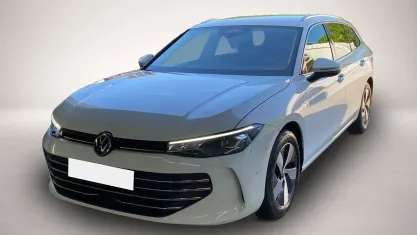 Gebraucht VW Passat 150 PS (110 kW) 2025 Weiß Kombi