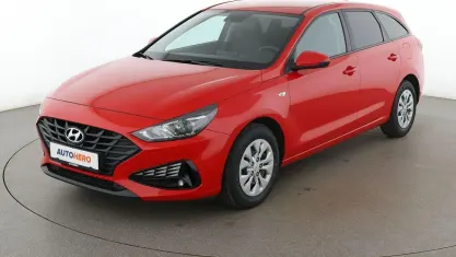 Gebraucht Hyundai i30 Pure 110 PS (80 kW) 2021 Rot Kombi