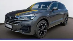 Grau Gebraucht 2023 VW Touareg R-line SUV | 59.990 € (Fairer Preis)