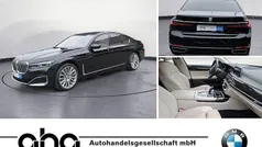 Schwarz Gebraucht 2019 BMW 750 Limousine | 53.850 € (Guter Preis)