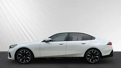 Gebraucht BMW 540 M Sport 303 PS (222 kW) 2025 Weiss Limousine