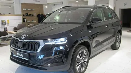Blackmagic perleffekt Gebraucht 2024 Skoda Karoq Tour SUV | 25.890 € (Guter Preis)