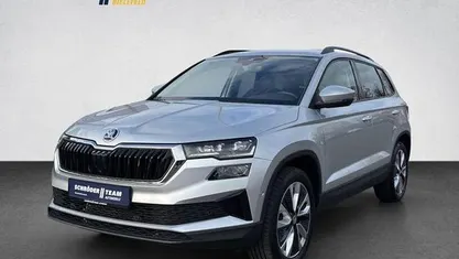 Brilliantsilber Gebraucht 2024 Skoda Karoq Selection SUV | 34.780 € (Fairer Preis)