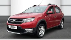Flammenrot Gebraucht 2015 Dacia Sandero Prestige Kleinwagen | 8.390 € (Fairer Preis)