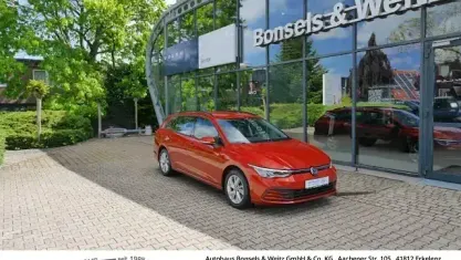 Używany VW Golf VIII Life 110 KM (80 kW) 2022 Czerwony Kombi