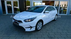 (wd) cararraweiss Neu 2024 Kia Ceed Comfort Limousine | 24.480 € (Fairer Preis)