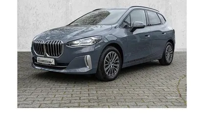 Gebraucht BMW 220 Luxury Line 170 PS (125 kW) 2025 Van / Kleinbus