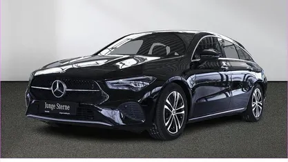 Gebraucht Mercedes CLA200 Shooting Brake 163 PS (119 kW) 2024 Schwarz Kombi