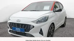 Weiss / Gebraucht 2021 Hyundai i10 Style Kleinwagen | 12.990 € (Fairer Preis)