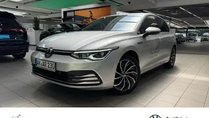 Second-hand VW Golf VIII Business 150 CP (110 kW) 2022 Argintiu Berlinǎ