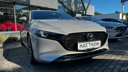 Neu Mazda 3 Exclusive-Line 140 PS (102 kW) 2025 Platinum quartz (beige) Limousine