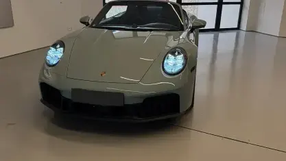 Gebraucht Porsche 911 541 PS (397 kW) 2025 Shadegreenmetallic Cabrio