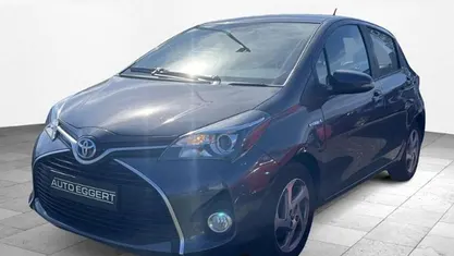Gebraucht Toyota Yaris Hybrid Comfort 101 PS (74 kW) 2015 Grau Kleinwagen