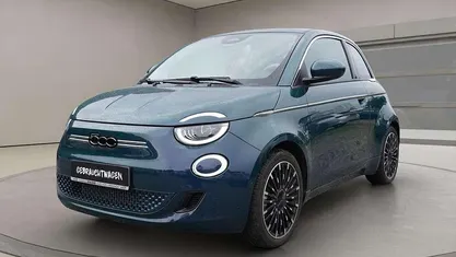 Ozean grün Gebraucht 2023 Fiat 500e Kleinwagen | 24.450 € (Fairer Preis)