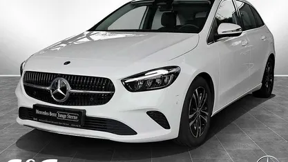 Gebraucht Mercedes B200 163 PS (119 kW) 2024 Unilack polarweiß Van / Kleinbus