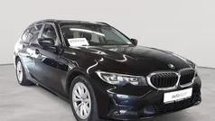 Saphirschwarz metallic Gebraucht 2022 BMW 318 Advantage Kombi | 23.890 € (Guter Preis)