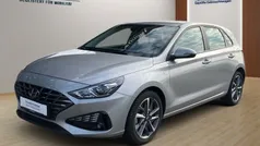Grau Gebraucht 2023 Hyundai i30 Trend Limousine | 18.444 € (Guter Preis)