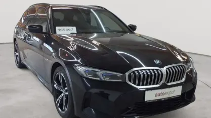 Gebraucht BMW 330 M Sport 184 PS (135 kW) 2023 Saphirschwarz metallic Kombi