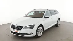 Weiß Gebraucht 2016 Skoda Superb Style Kombi | 19.690 € (Fairer Preis)