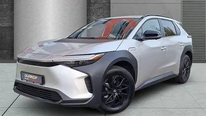 Precious silver Gebraucht 2023 Toyota bZ4X SUV | 30.990 € (Guter Preis)