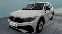 Weiß Gebraucht 2024 VW Tiguan R-line SUV | 38.979 € (Fairer Preis)