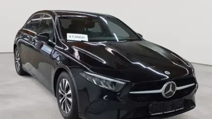 Gebraucht Mercedes A180 136 PS (100 kW) 2023 Nachtschwarz Limousine