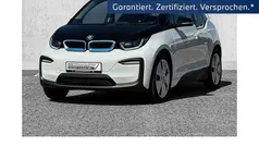 Weiß Gebraucht 2022 BMW i3 Comfort Edition Kleinwagen | 20.400 € (Fairer Preis)