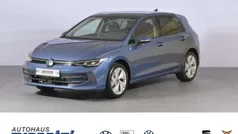 Anemonenblau metallic Gebraucht 2024 VW Golf VIII Life Limousine | 27.140 € (Fairer Preis)
