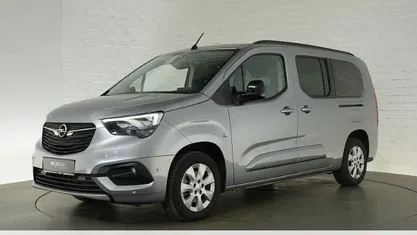 Grau Gebraucht 2023 Opel Combo-e Life XL Ultimate Van / Kleinbus | 28.724 € (Fairer Preis)