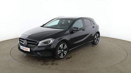 Używany Mercedes A250 Urban 211 KM (155 kW) 2015 Czarny Sedan/Limuzyna