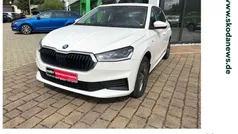 Weiß (candyweiss) Gebraucht 2023 Skoda Fabia Tour Limousine | 16.990 € (Fairer Preis)