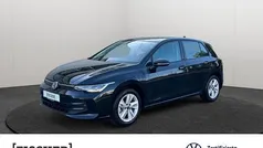 Gebraucht 2024 VW Golf VIII Life Limousine | 26.955 € (Fairer Preis)