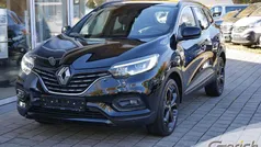 Black pearlschwarz metallic (metallic) Gebraucht 2021 Renault Kadjar Black Edition SUV | 21.490 € (Fairer Preis)