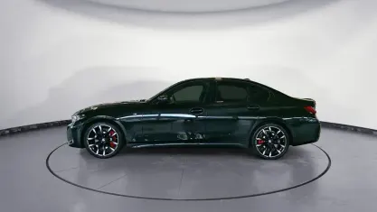 Gebraucht BMW 320 M Sport 184 PS (135 kW) 2025 Schwarz Limousine