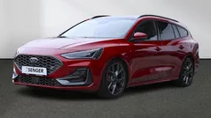 Fantastic red tc Gebraucht 2024 Ford Focus ST Kombi | 32.879 € (Fairer Preis)
