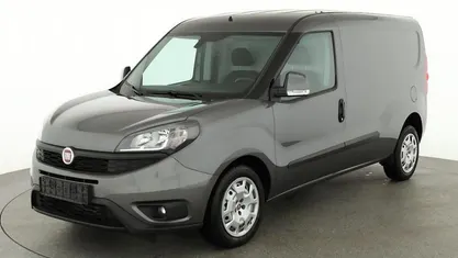 Gebraucht Fiat Doblò 101 PS (74 kW) 2022 Grigio grau metallic Van / Kleinbus