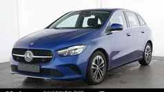 Lack spektralblau Gebraucht 2024 Mercedes B200 Van / Kleinbus | 34.950 € (Fairer Preis)